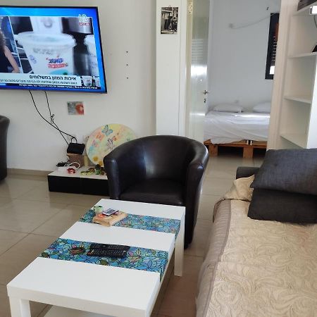 Family Master Apartment Nahariya Exterior photo