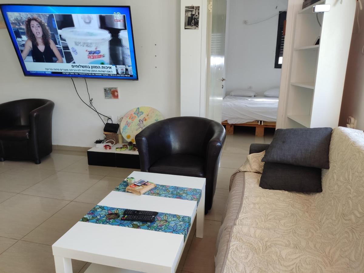Family Master Apartment Nahariya Exterior photo