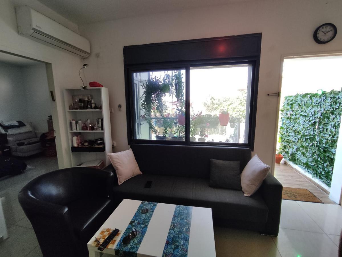 Family Master Apartment Nahariya Exterior photo